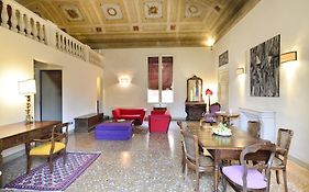 Palazzo Tanari Apartment